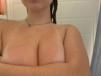 nude prettypinkivy doing nude selfie