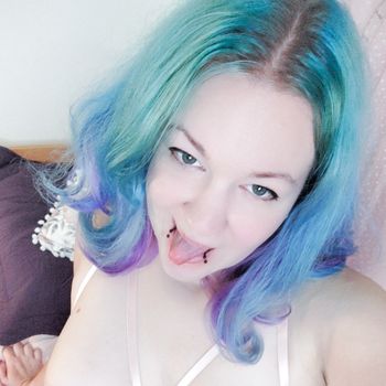 nude princessliliumfree doing united states selfie