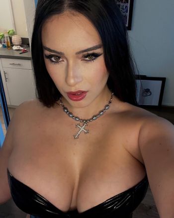 nude princessunderworld showing white selfie