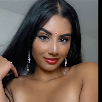 nude priyasinghxxx showing united states selfie