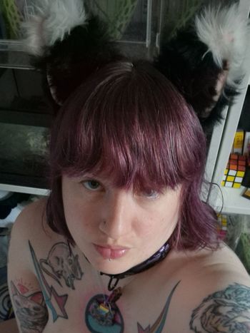 nude purplekittyk showing nude selfie