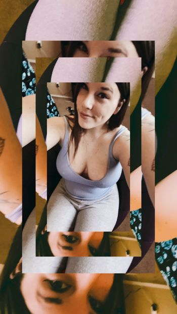 nude purrfessional showing custom content selfie