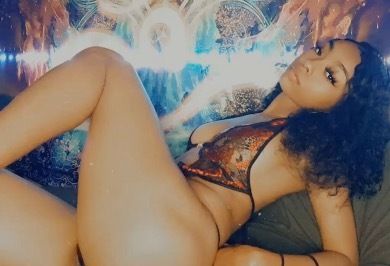 queeenlo OnlyFans latina