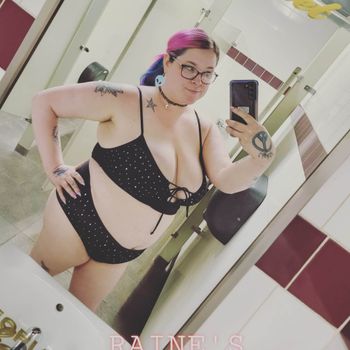 nude raine_bowe posting bbw selfie