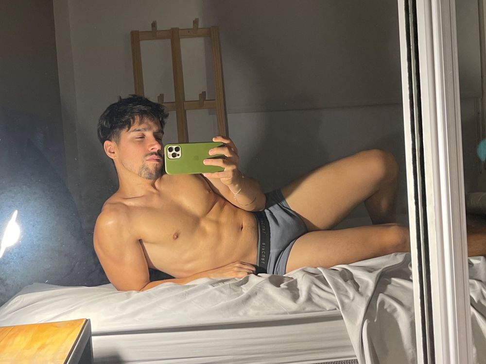 raven_boy OnlyFans recording latina