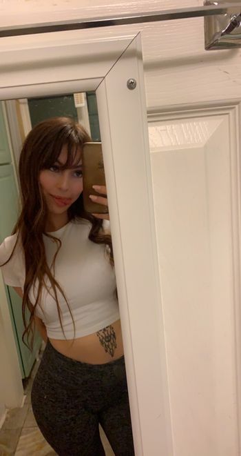 nude realakmjmoore recording latina selfie