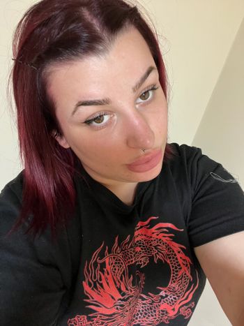 nude rennycxo doing custom content