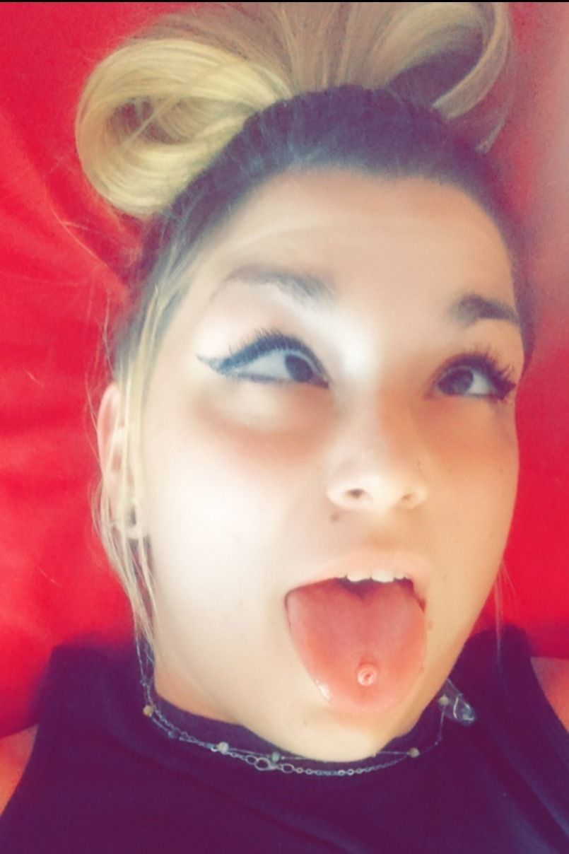 reynaislit OnlyFans doing anal