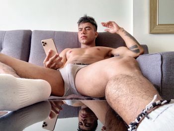 nude ricardoenrike recording latina selfie