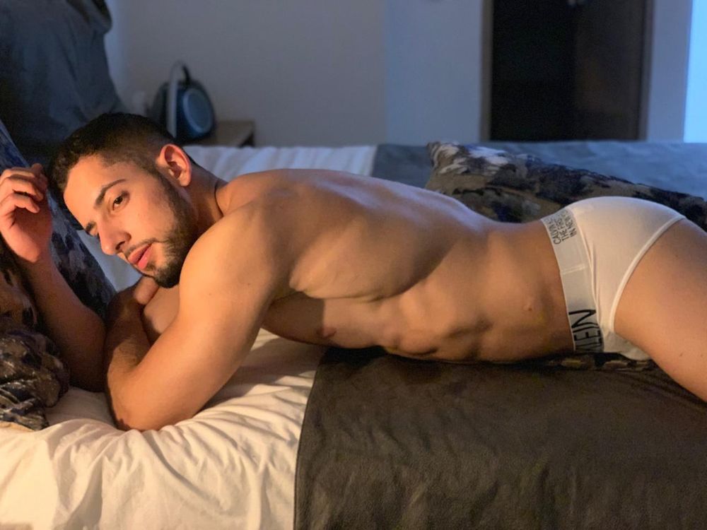 rickyzuluaga OnlyFans latina