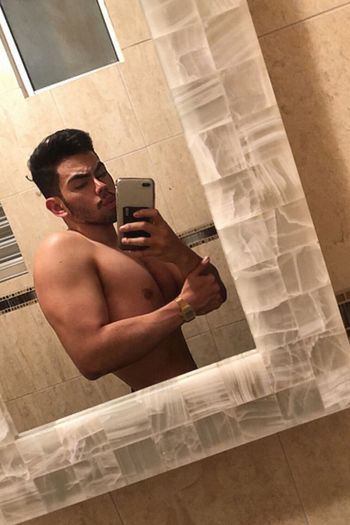 nude rodolfo_sp.07 doing male selfie