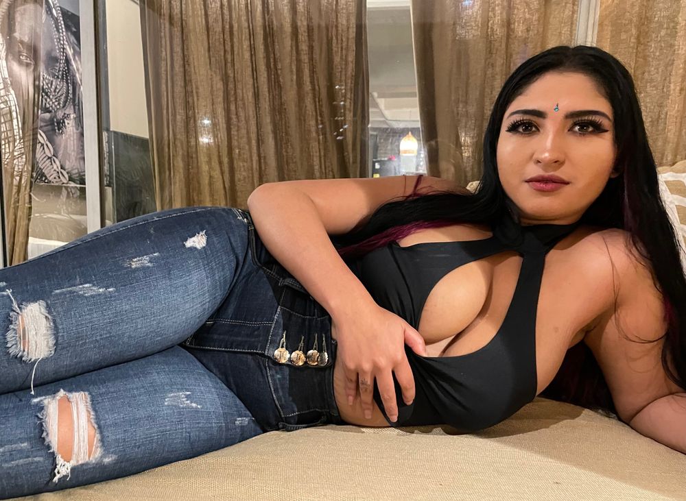 saanvi.says OnlyFans posting teen