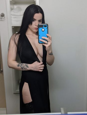 nude sabrynasynfree posting white selfie