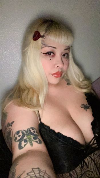 nude sadgirl.666 showing latina selfie