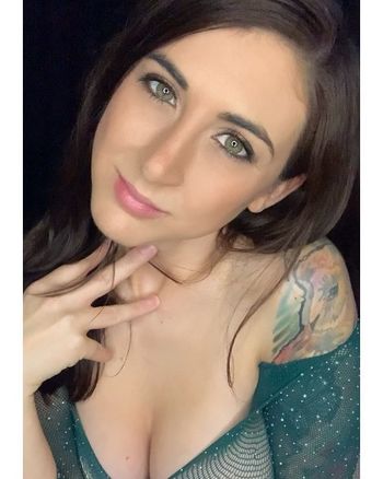 nude sadie_sunflower_free streamer selfie