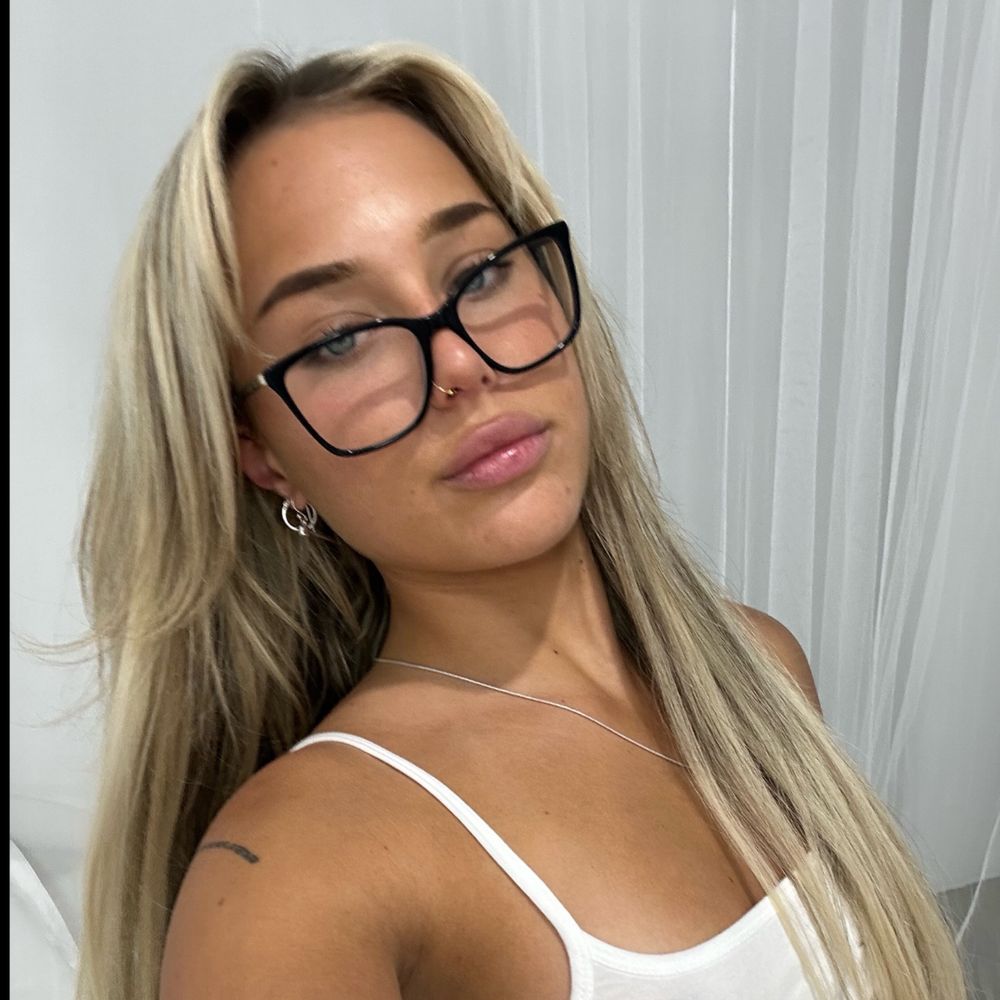 saffron_rk OnlyFans showing latina