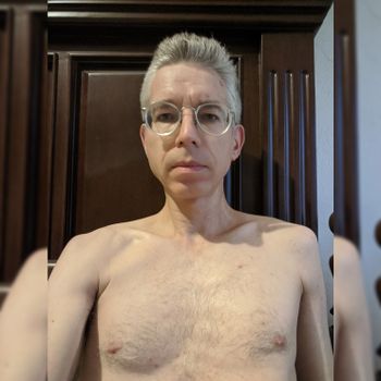 nude salinasrodolfo showing white selfie