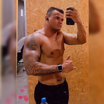 nude samuel_l10 showing brazil selfie