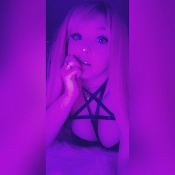 nude satanskittenxxx doing custom content selfie