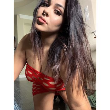 nude sativablows doing latina selfie