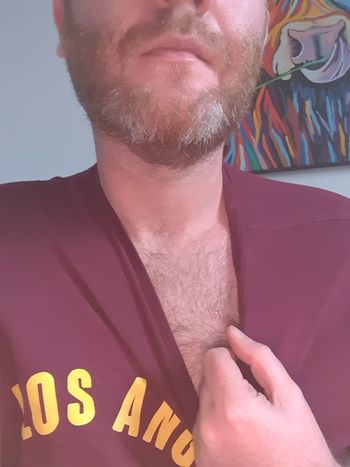 nude scottishbear86 posting daddy selfie