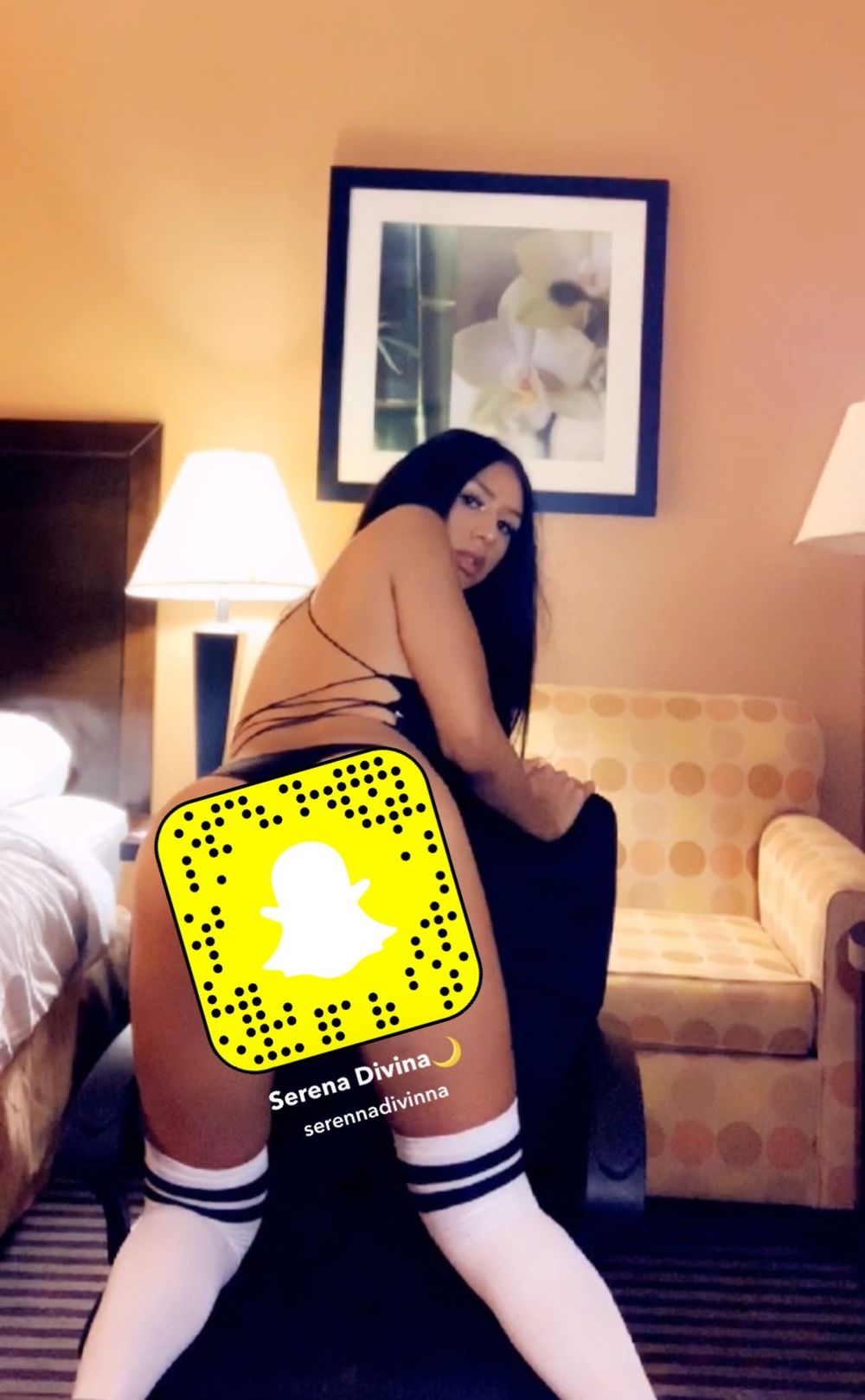 serenadivinaa OnlyFans showing submissive