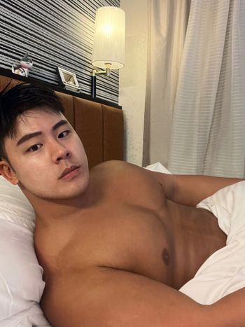 nude sh_seoul posting asian selfie