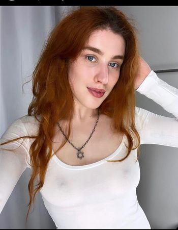 nude shameless_angel posting white selfie