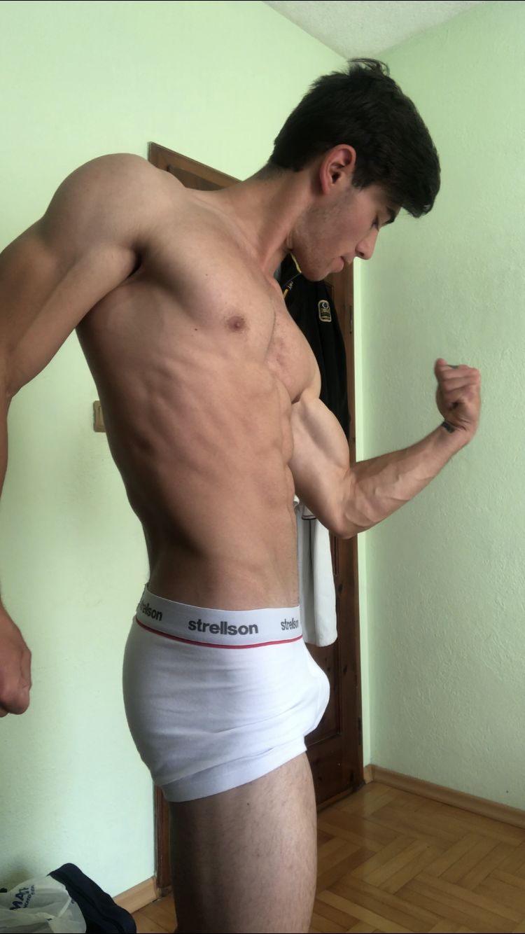 shreddedstilqn OnlyFans doing male