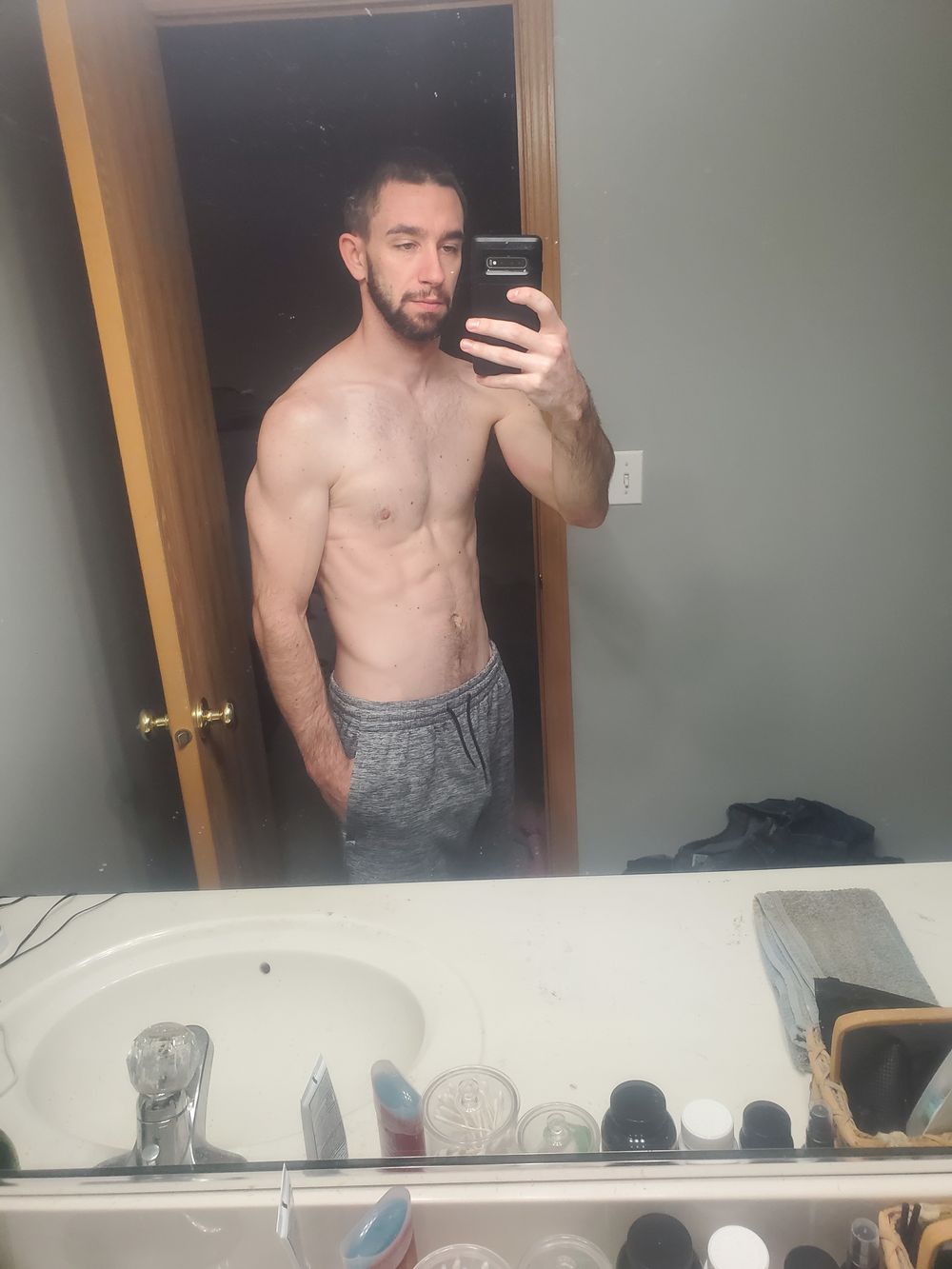 shyhungguy OnlyFans showing submissive