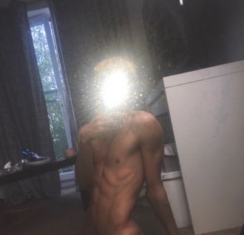 nude sichachin showing latina selfie