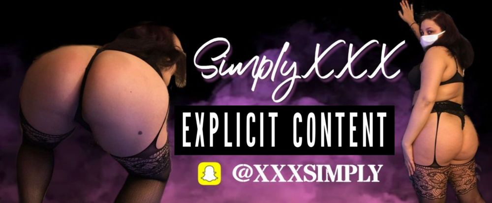 simplyxxx OnlyFans doing nude