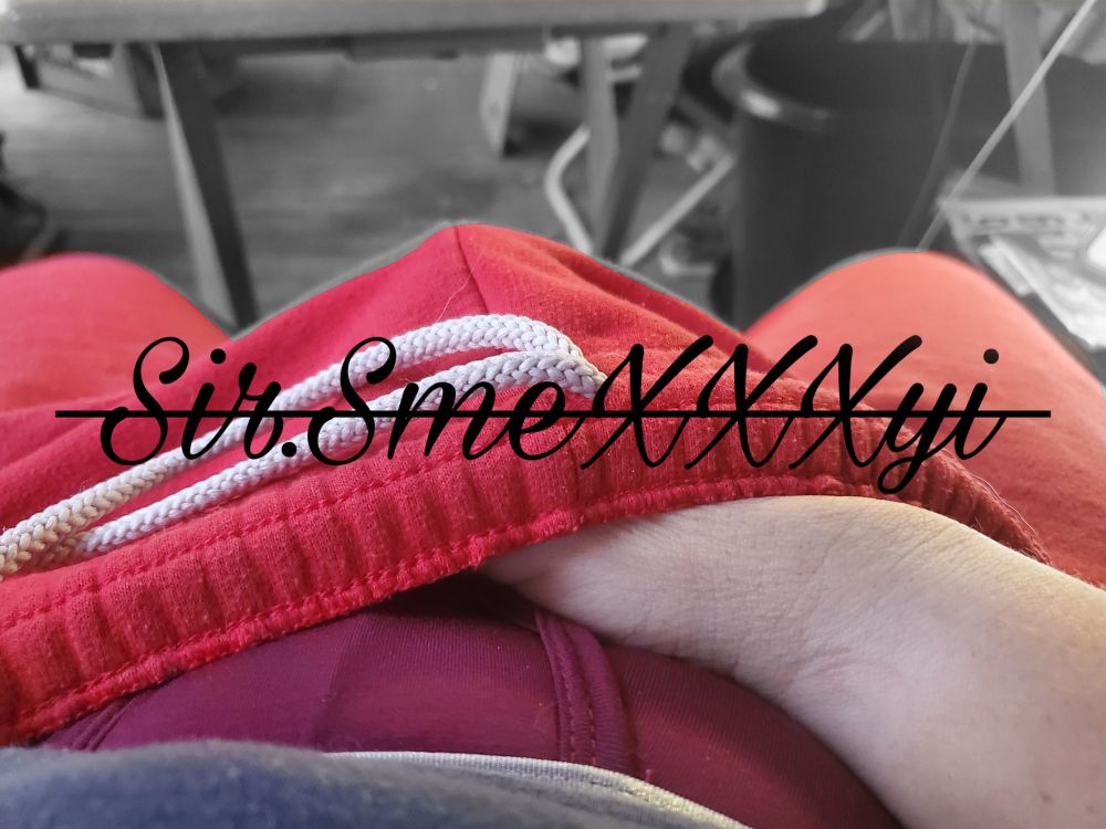 sir.smexxyifree OnlyFans showing custom content