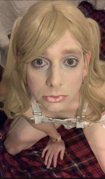 nude sissy_amber posting submissive selfie