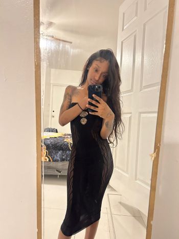 nude slimmwthegrip showing dancing selfie