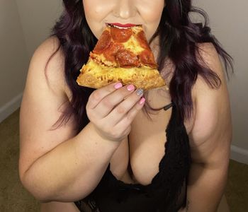 nude slut4thepizza doing slut