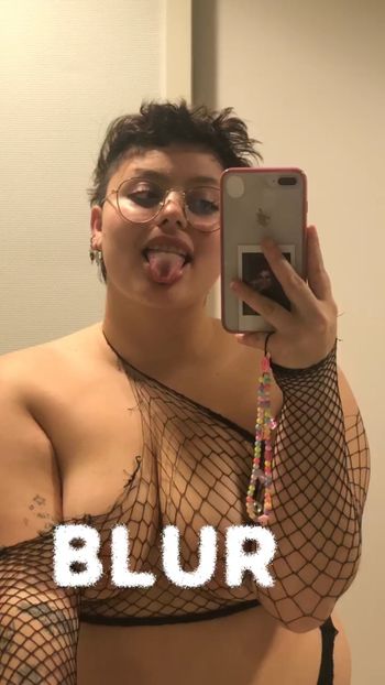 nude smallbatgirl recording big tits selfie