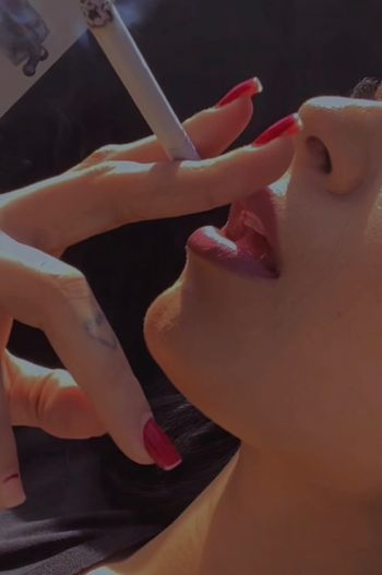 nude smoking_mel_fetish recording latina selfie