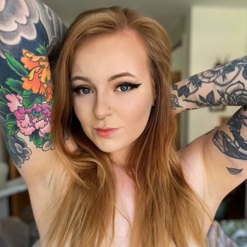 nude smolginge showing cumplay selfie