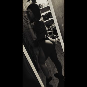 nude solangedl23 showing united states selfie