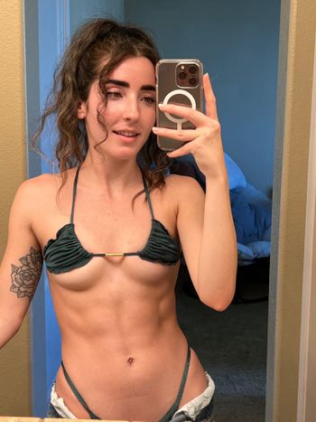 nude sophiaraine posting anal selfie