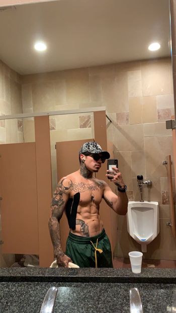 stepbroemilio OnlyFans latina selfie