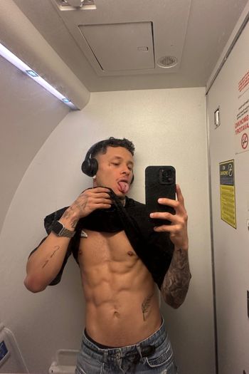 stevenlombana_ OnlyFans male selfie