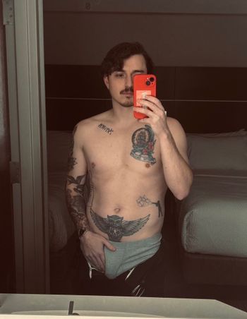 nude stevron posting latina selfie