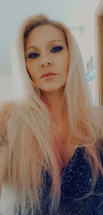 nude summerskyysw blonde selfie