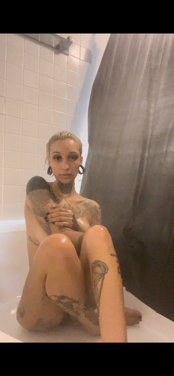 sunnieraexxx OnlyFans submissive