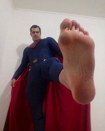 nude supermanfeet posting feet selfie