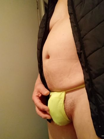 nude svbfzkf32rjce8i posting male