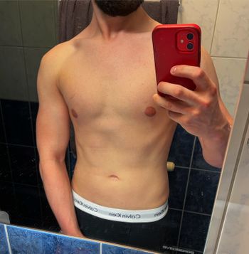 nude swedenboy showing male selfie