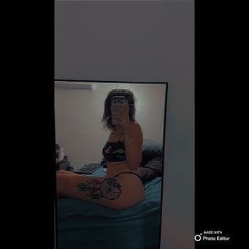 nude tattedbootayfreakxo posting submissive selfie